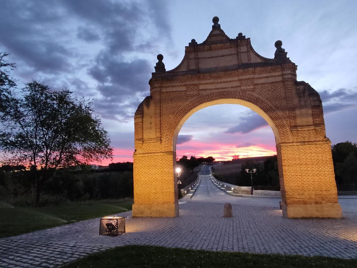 Alojamiento Turistico Carvi Arevalo Exterior photo